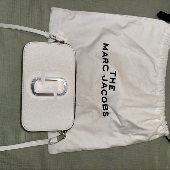 Marc Jacobs White Crossbody Bag with Silver Accent - Picture 1 of 4